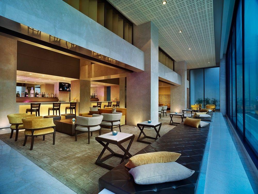 Vivanta Surajkund, NCR Faridabad Buitenkant foto The lounge at the airport