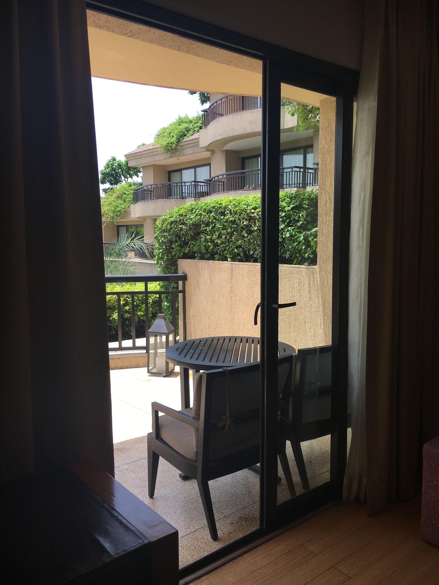 Vivanta Surajkund, NCR Faridabad Buitenkant foto A view of the balcony of a room at the hotel