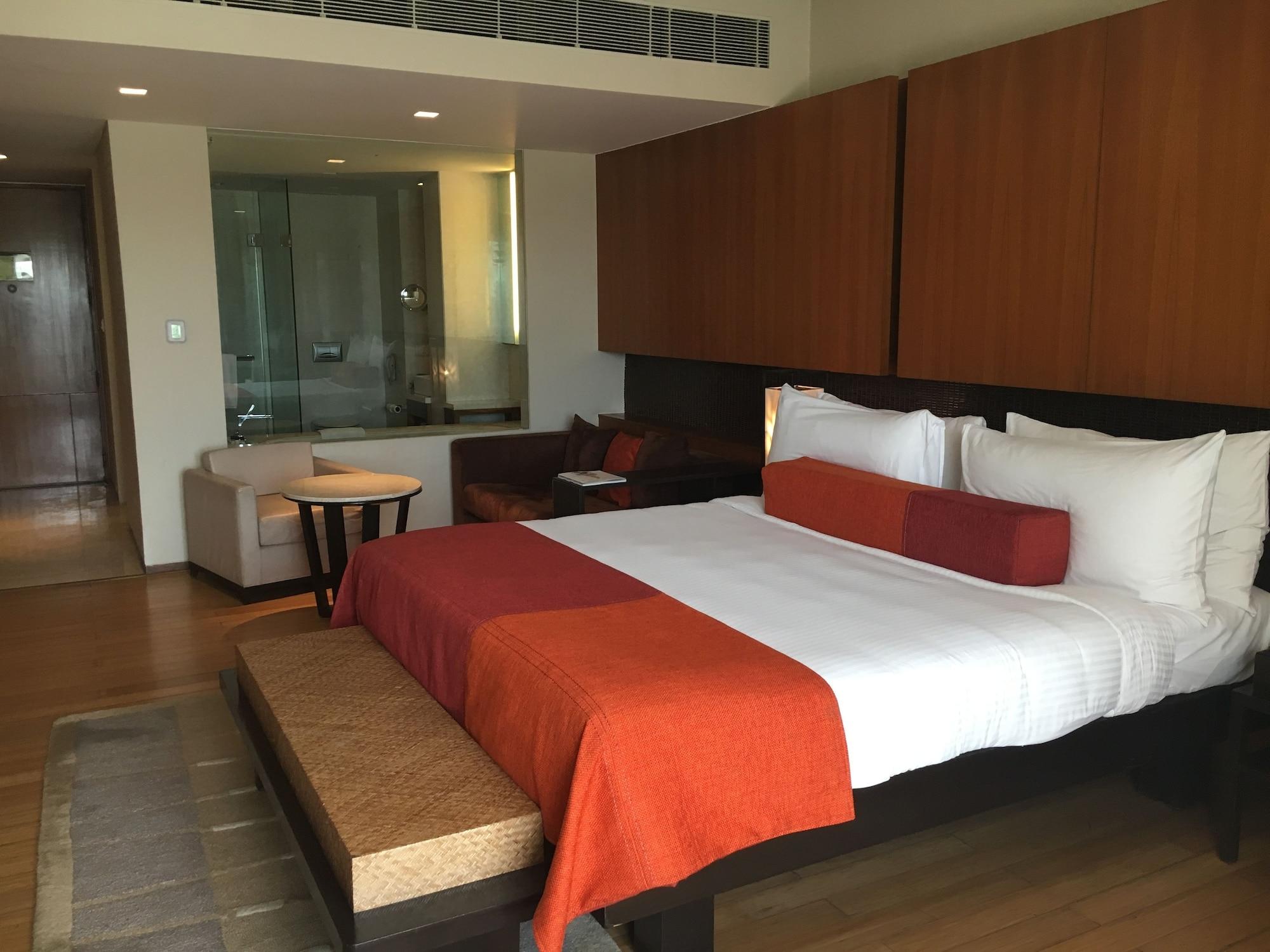 Vivanta Surajkund, NCR Faridabad Buitenkant foto A room at the hotel