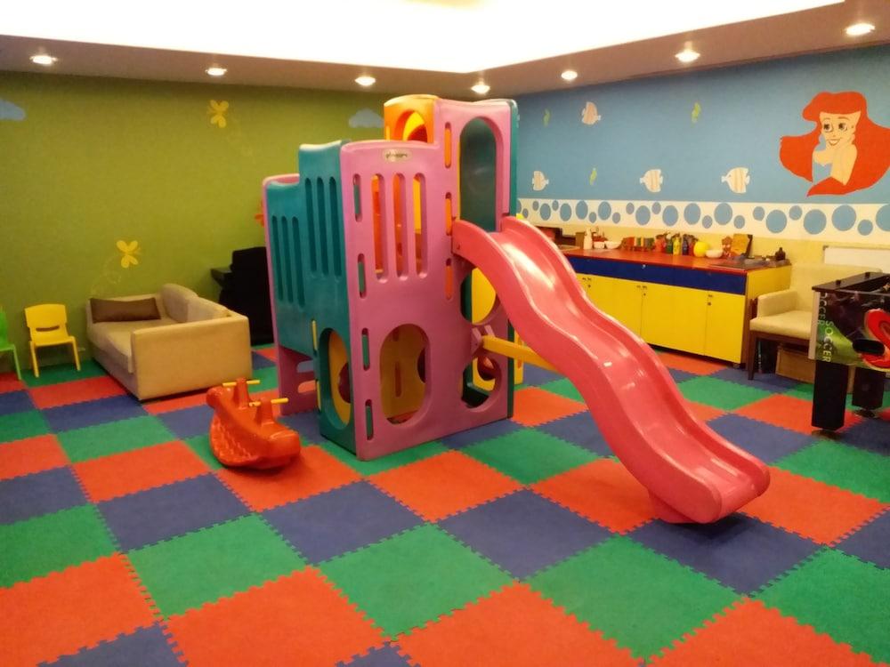 Vivanta Surajkund, NCR Faridabad Buitenkant foto A children's playroom