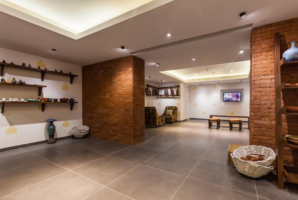 Vivanta Surajkund, NCR Faridabad Buitenkant foto The interior of the hotel