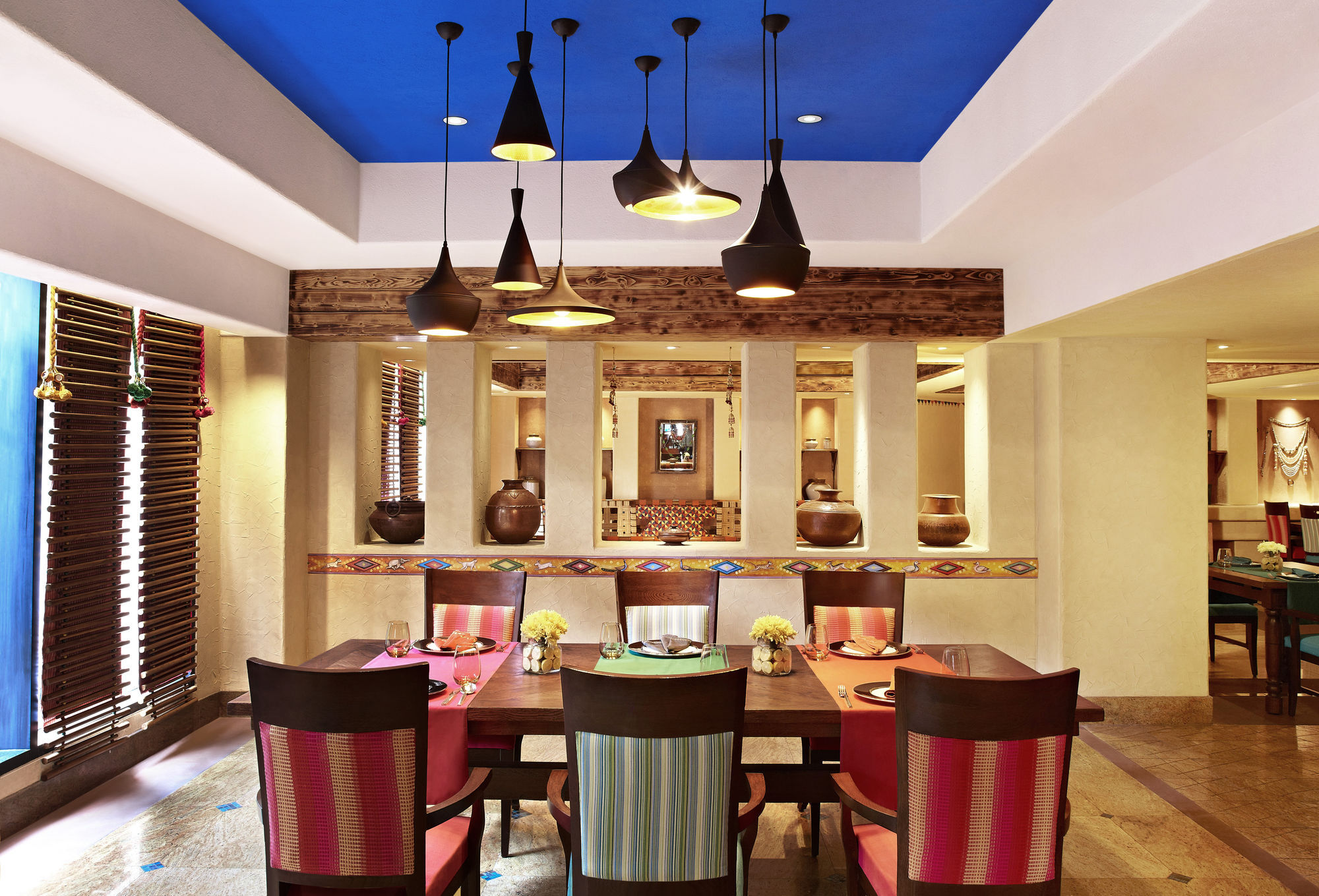 Vivanta Surajkund, NCR Faridabad Buitenkant foto The dining room at the hotel