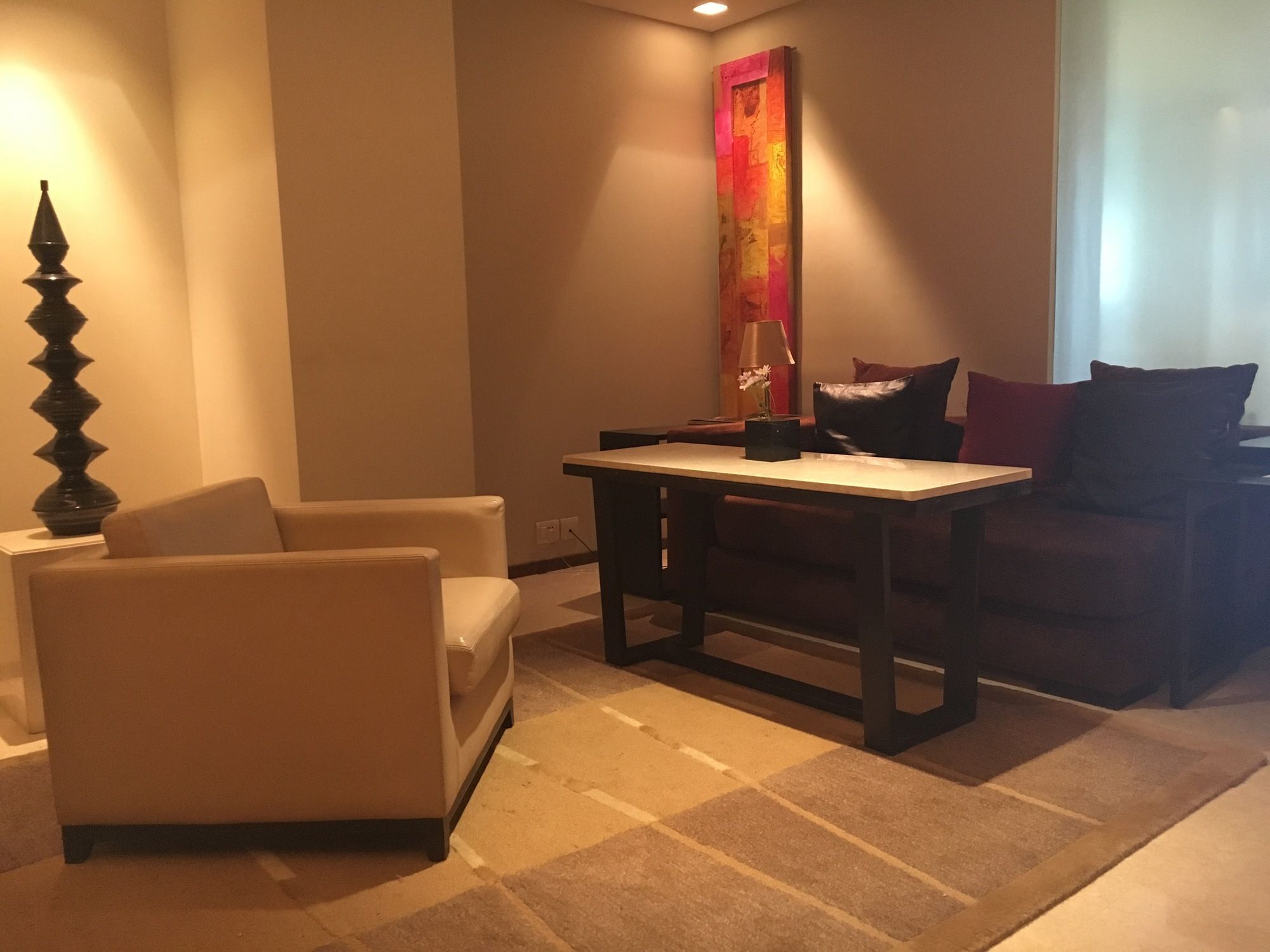 Vivanta Surajkund, NCR Faridabad Buitenkant foto The interior of a suite at the Four Seasons Hotel, Mumbai